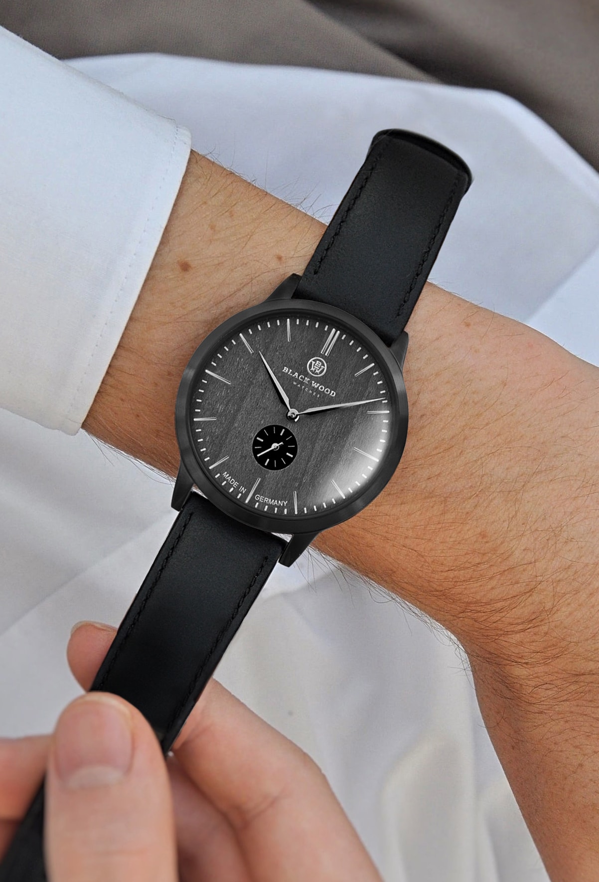 BLACK WOOD Mt.Belchen 42 Gantone Brushed Black